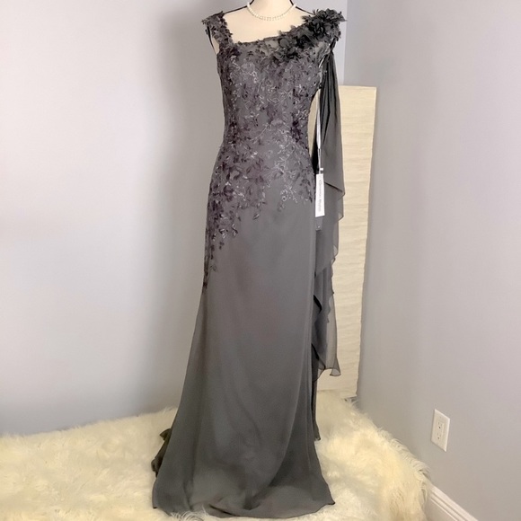 Cameron Blake by Mon Cheri Feminine and sensual - Picture 6 of 10